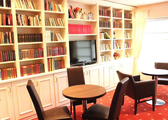 Gropius Szálloda 4*